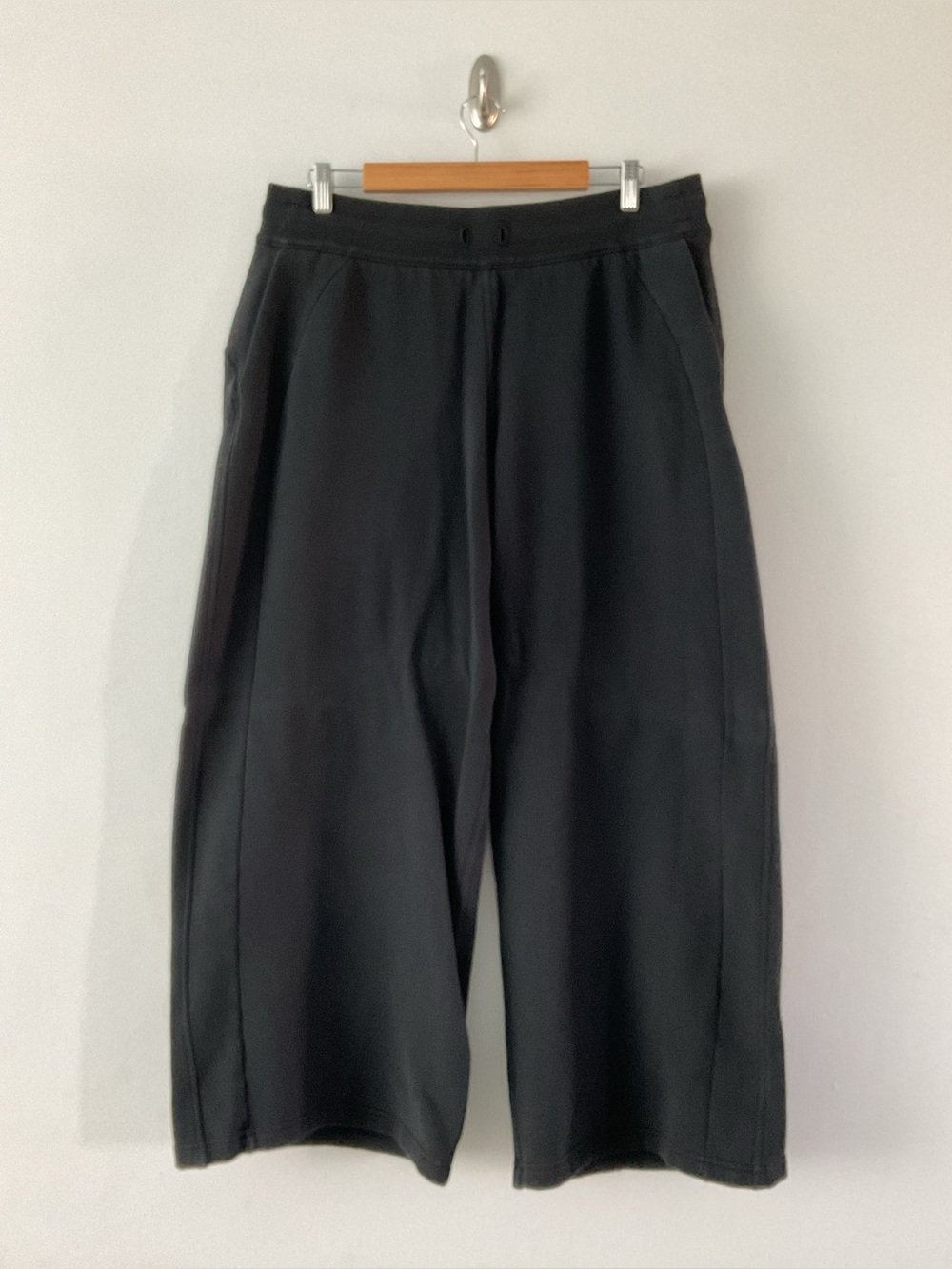 Scuba Mid-Rise Wide-Leg Pant